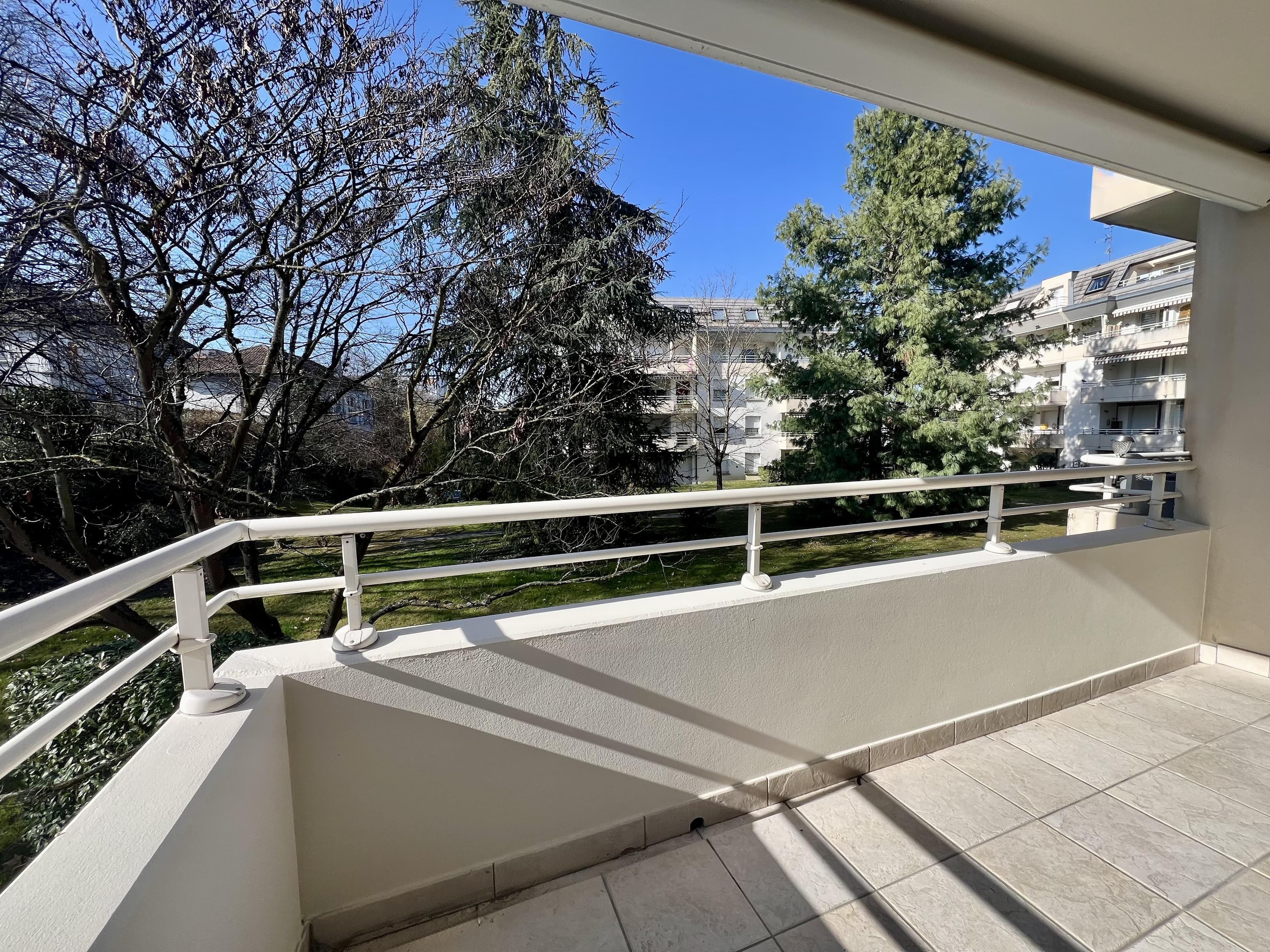 Calme et verdure au cœur de Saint-Louis — photo 3