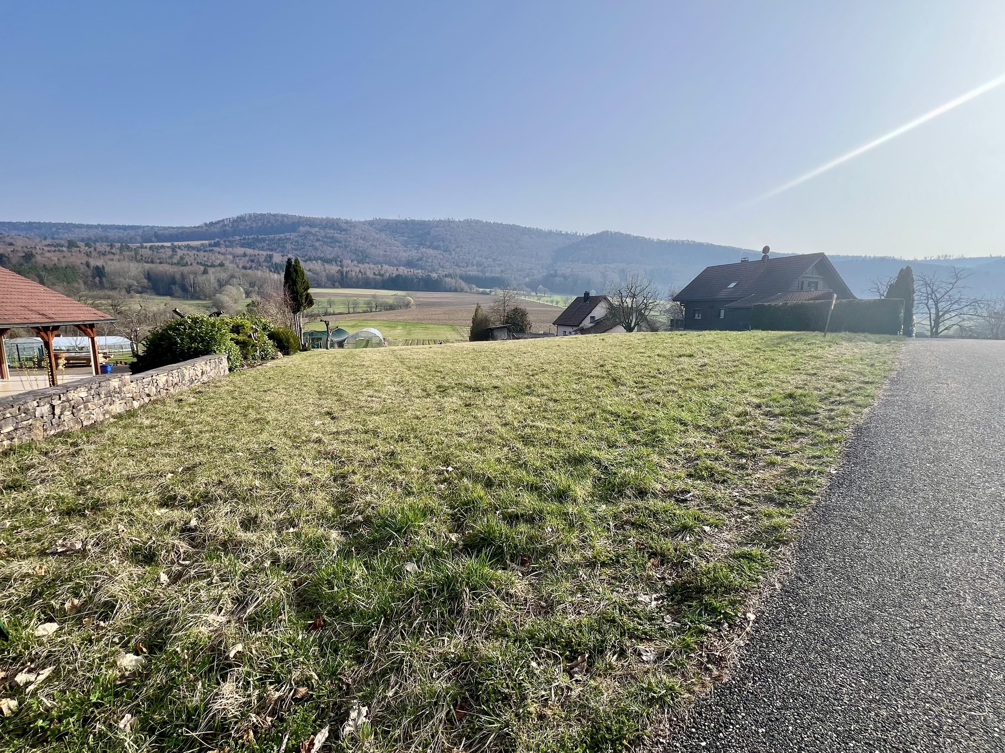 Terrain constructible de 1 292 m² – Viabilisé - Libre d'architecte — photo 1