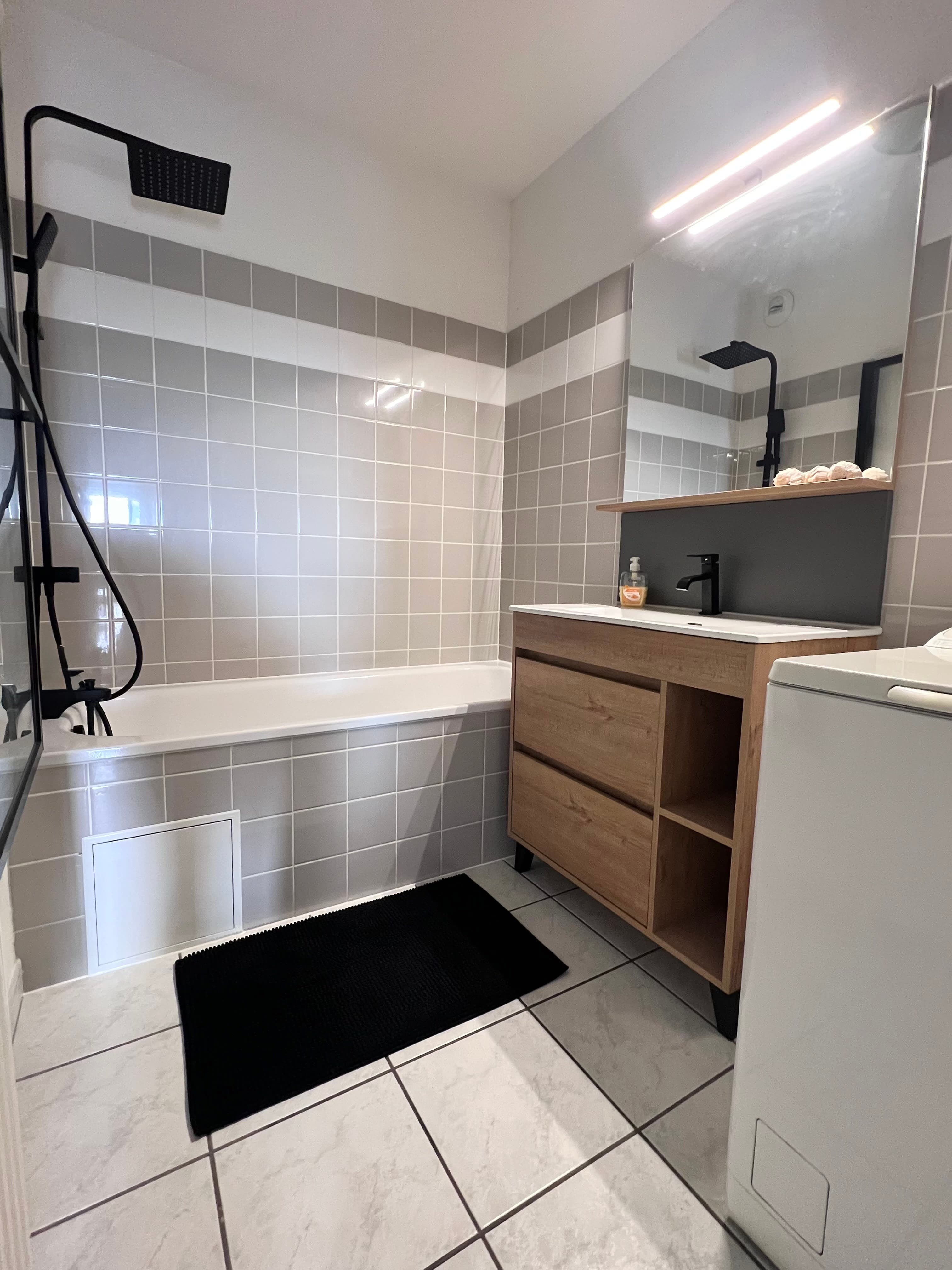EXCLUSIVITÉ - Appartement T3 avec terrasse et place de parking. — photo 4