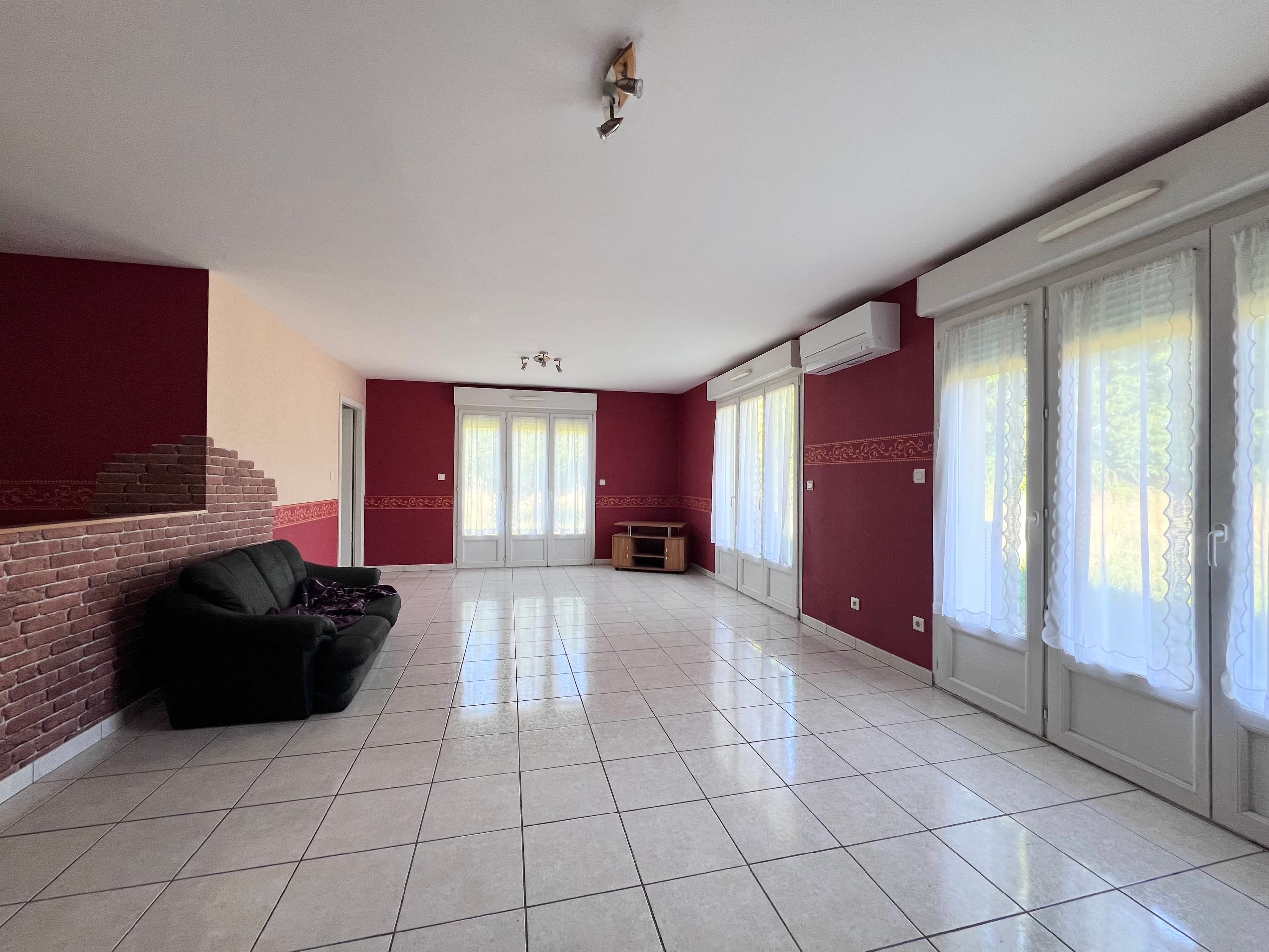 Cadre de vie exceptionnel – Plain-pied familial sur 19 ares de terrain — photo 2