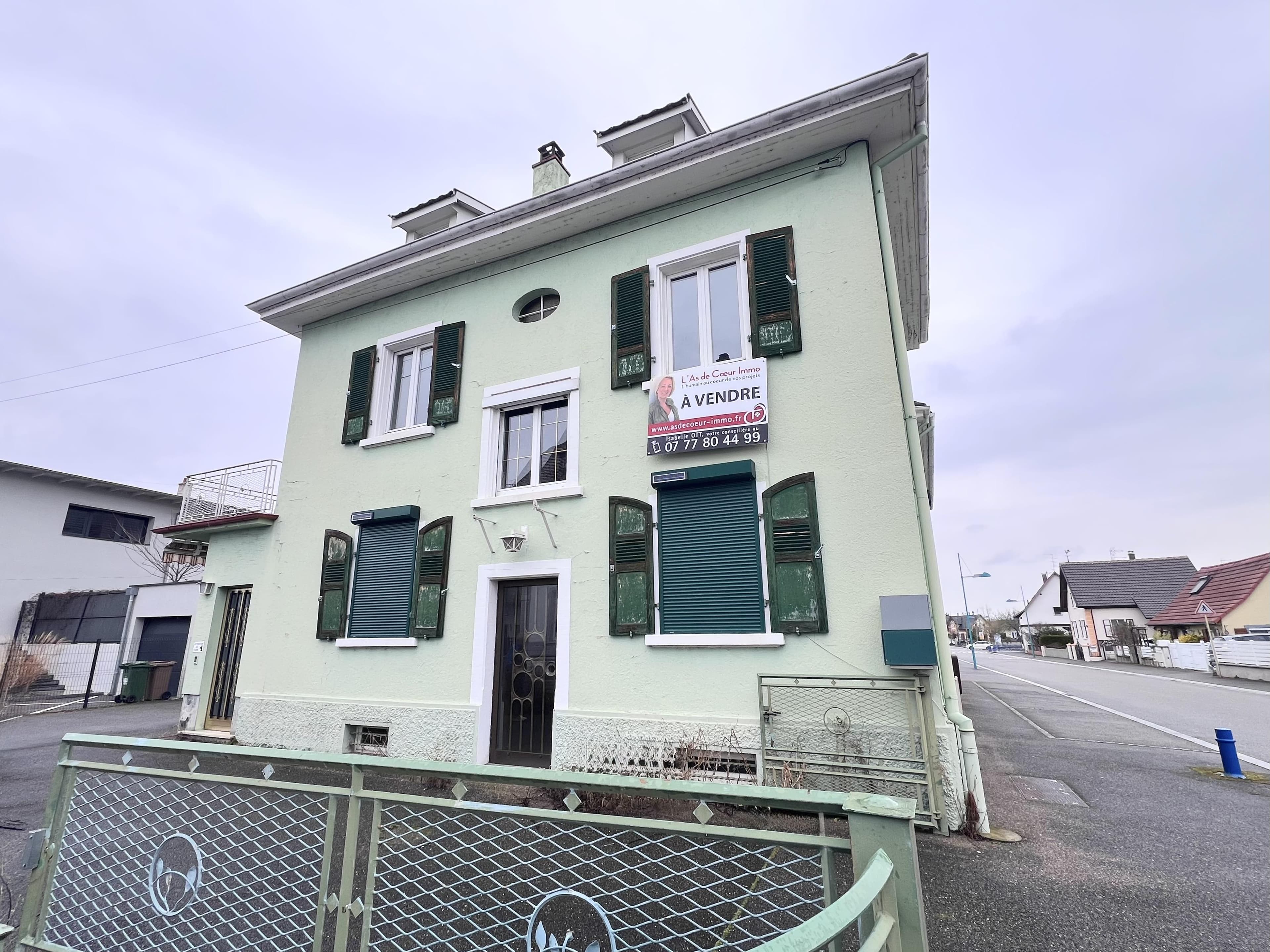 Maison de caractère à réinventer – Beaux volumes et nombreuses possibilités — photo 1