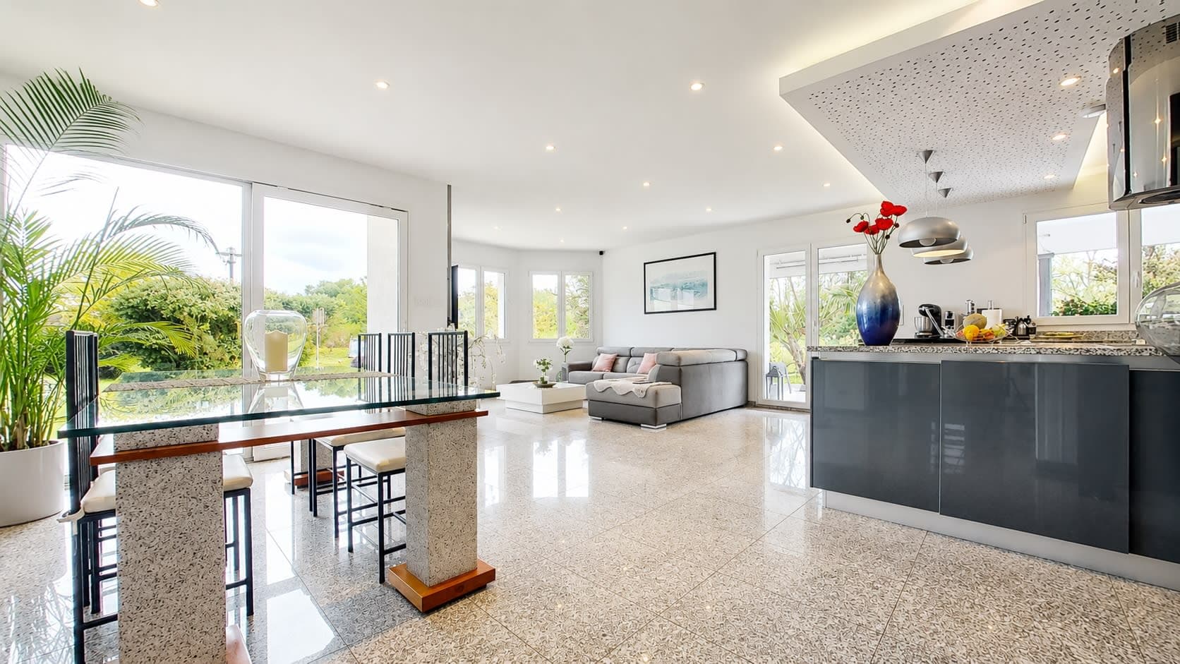 Villa contemporaine d'architecte avec jardin paysager et piscine — photo 3
