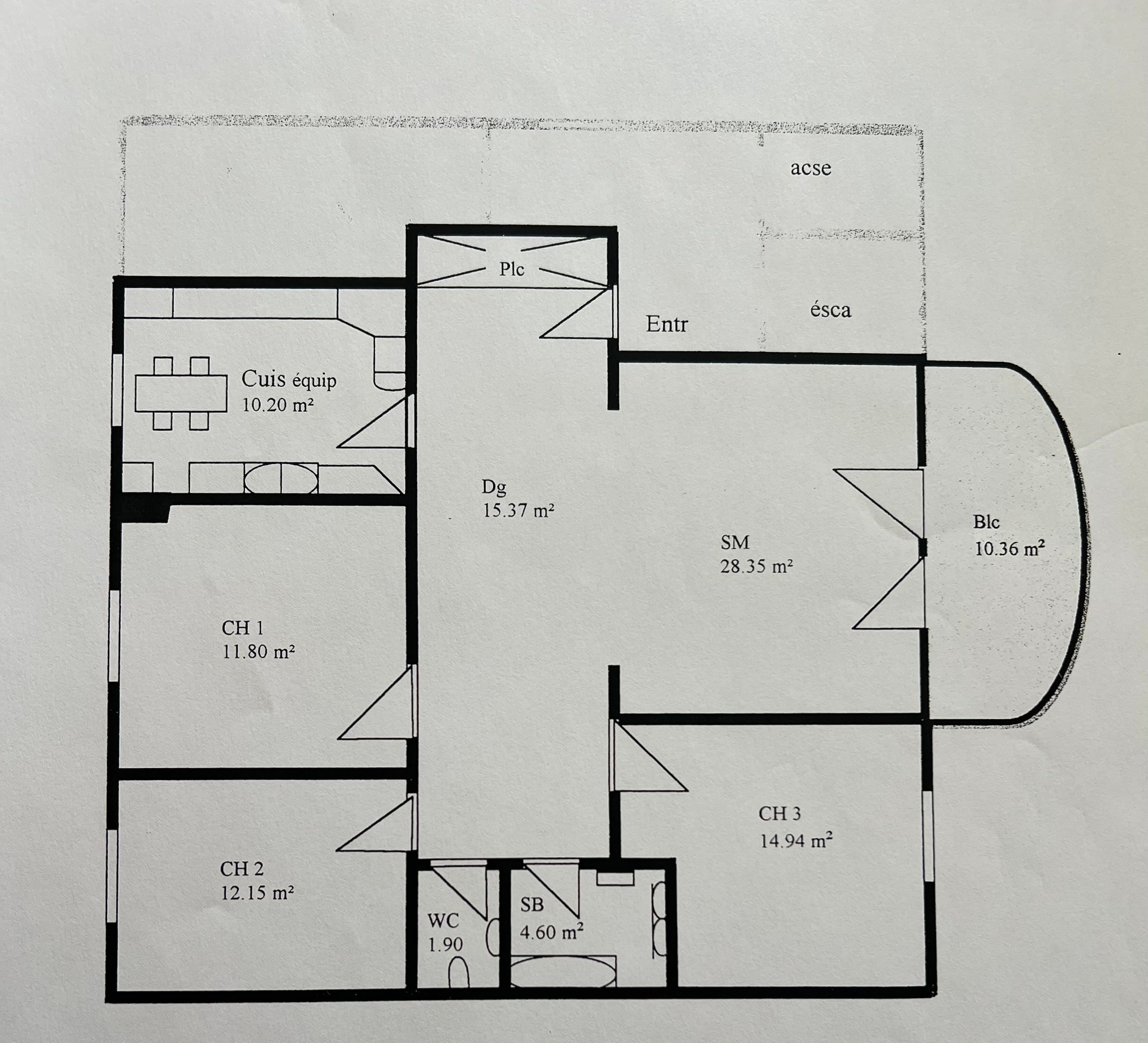 SAINT-LOUIS CENTRE — F4 de 98 m², de l’espace, de la lumière… et une terrasse — photo 6