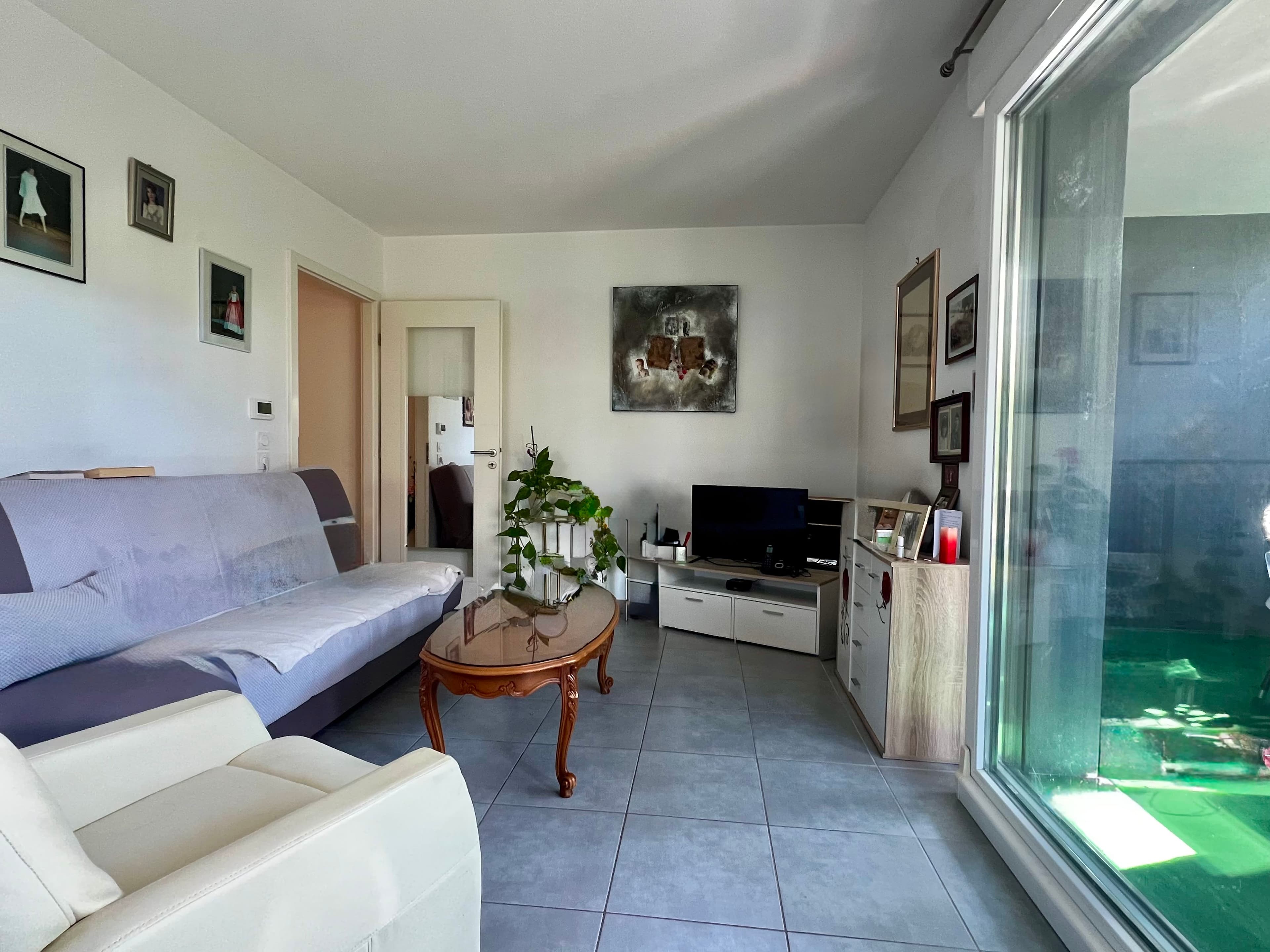 F2 avec exceptionnel jardin de 199 m², garage et parking — photo 4